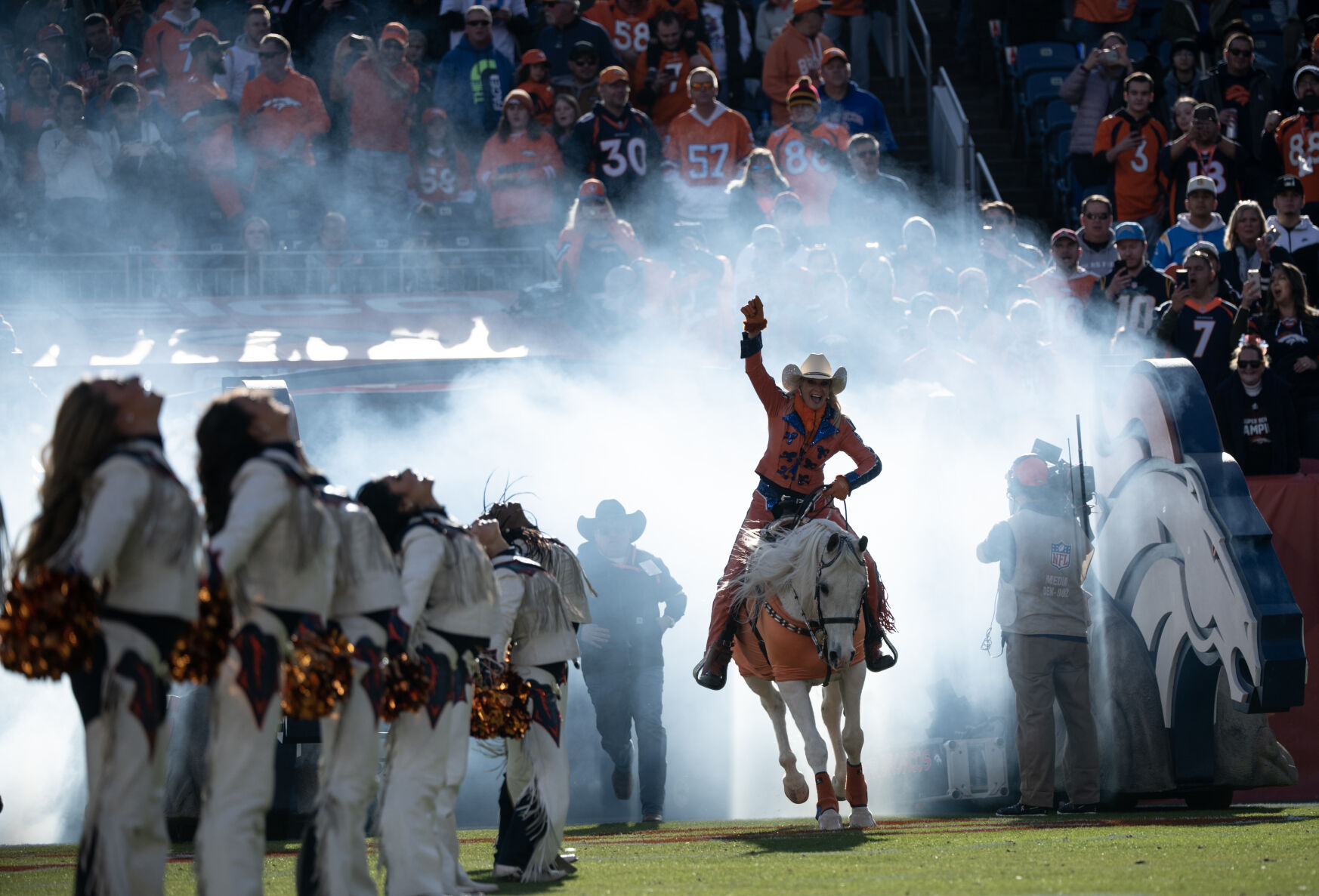 010823-sports-broncos 32.JPG